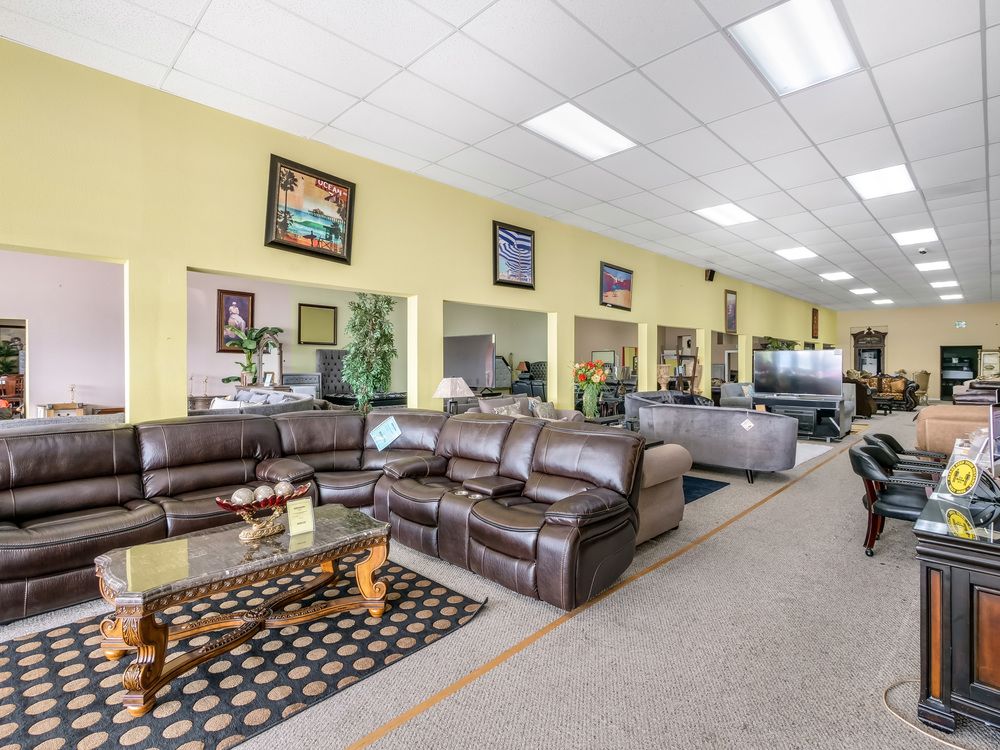 NNN Leased Retail Building - Ideal Furniture Gallery: 116 W 6th St, Hanford, CA 93230